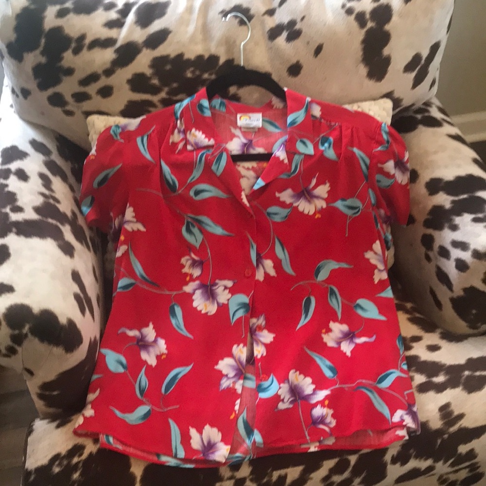 Vintage Hawaiian Short sleeve button down shirt!